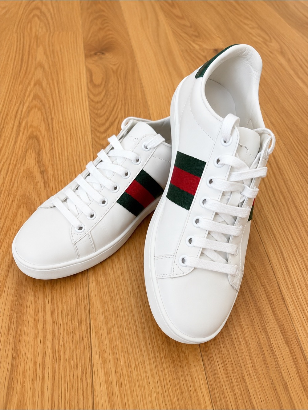 White Leather Woman’s Sneaker with Green & Red Stripe